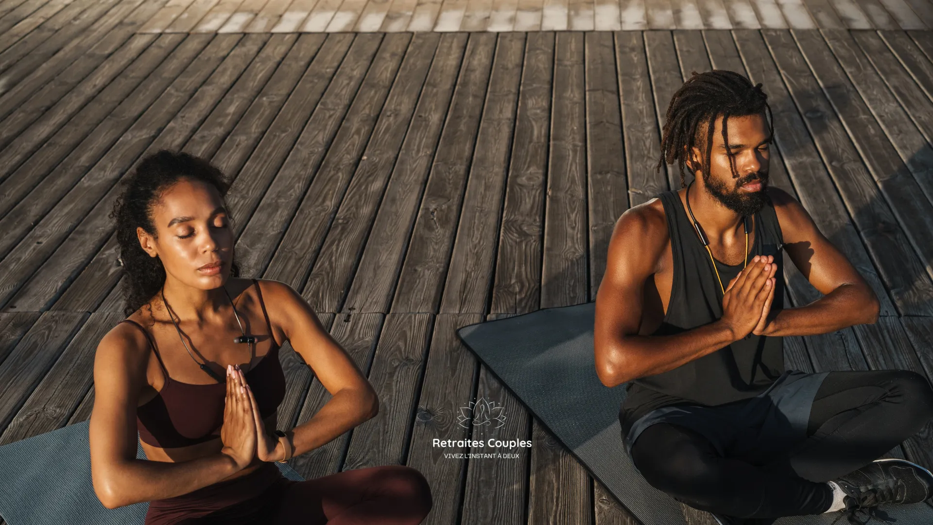 Séance de yoga en couple